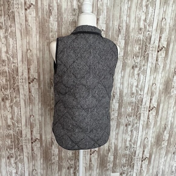 Women's J. Crew Gray and White Quilted Down Vest size XS - Picture 4 of 5